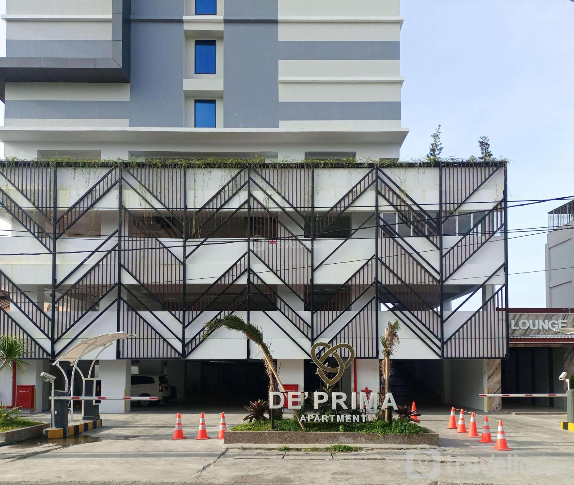 Comfy And At 27th Floor De Prima By Travelio Medan