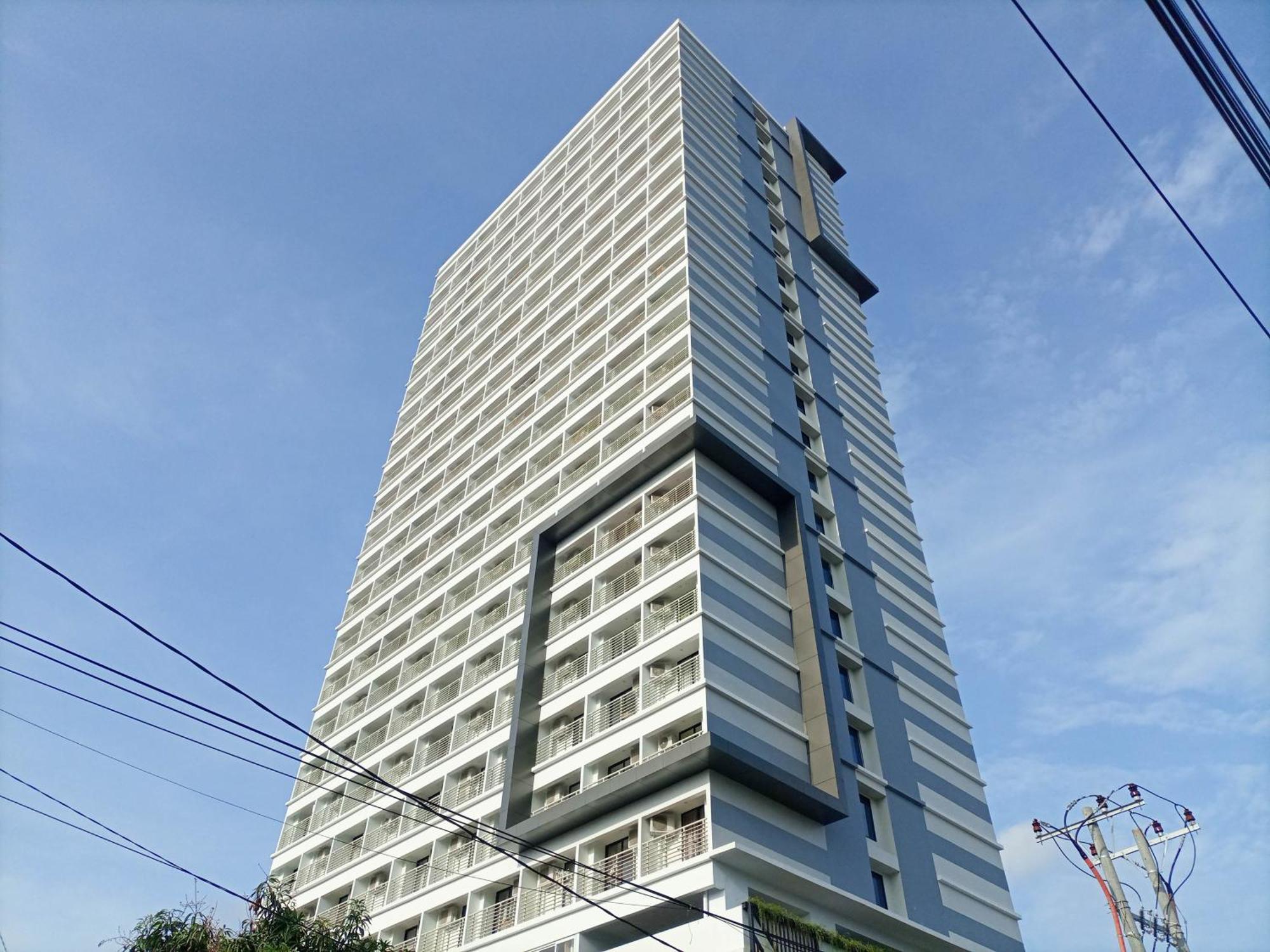 Comfy And At 27th Floor De Prima By Travelio *