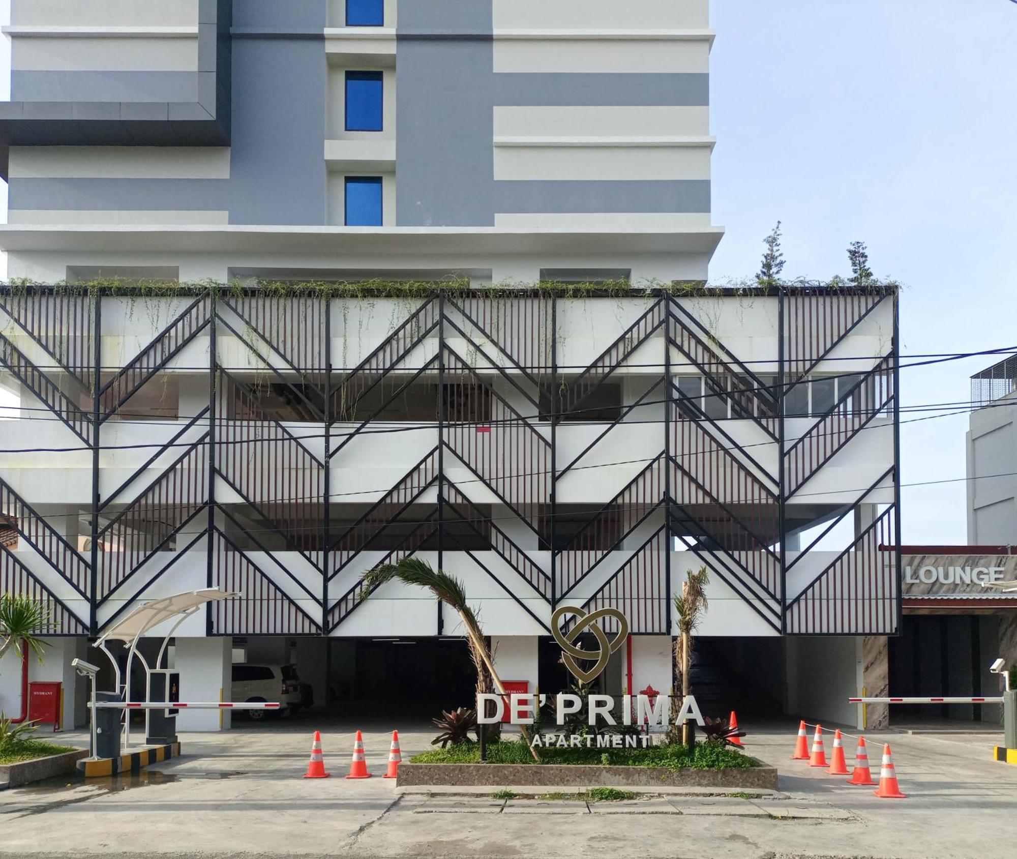 Apartemen Comfy And At 27th Floor De Prima By Travelio Medan
